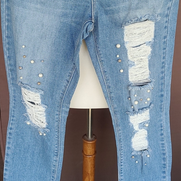 Cello Pearl & destructed Cropped Jeans - Picture 2 of 8